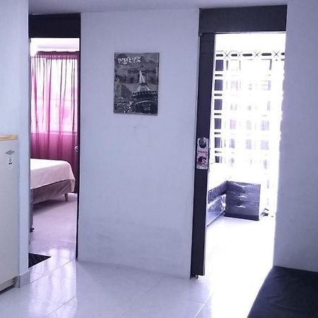 Centro! San Lorenzo - Downtown - Apto Con 2 Hab & Parqueadero Medellín Exterior foto