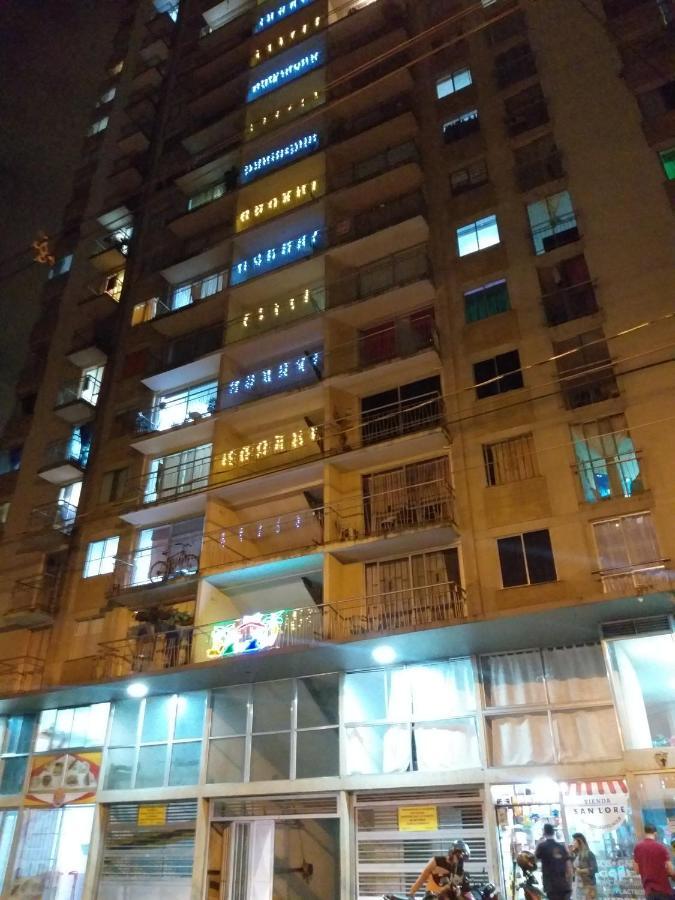 Centro! San Lorenzo - Downtown - Apto Con 2 Hab & Parqueadero Medellín Exterior foto
